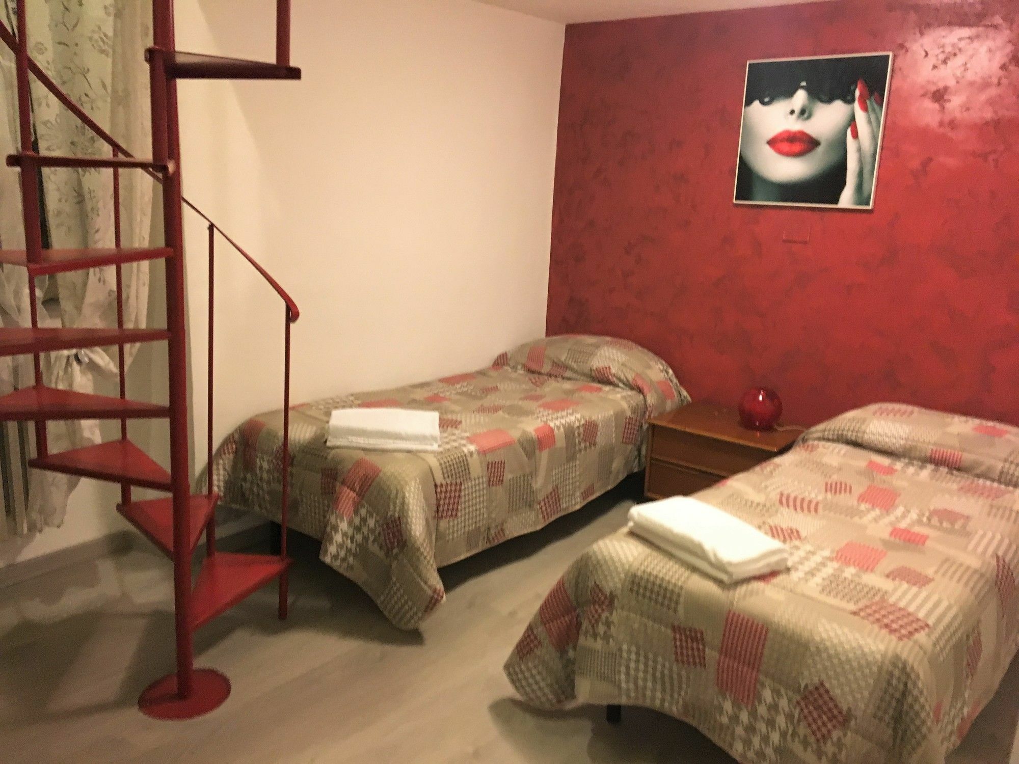 Guesthouse Paradisio ローマ エクステリア 写真