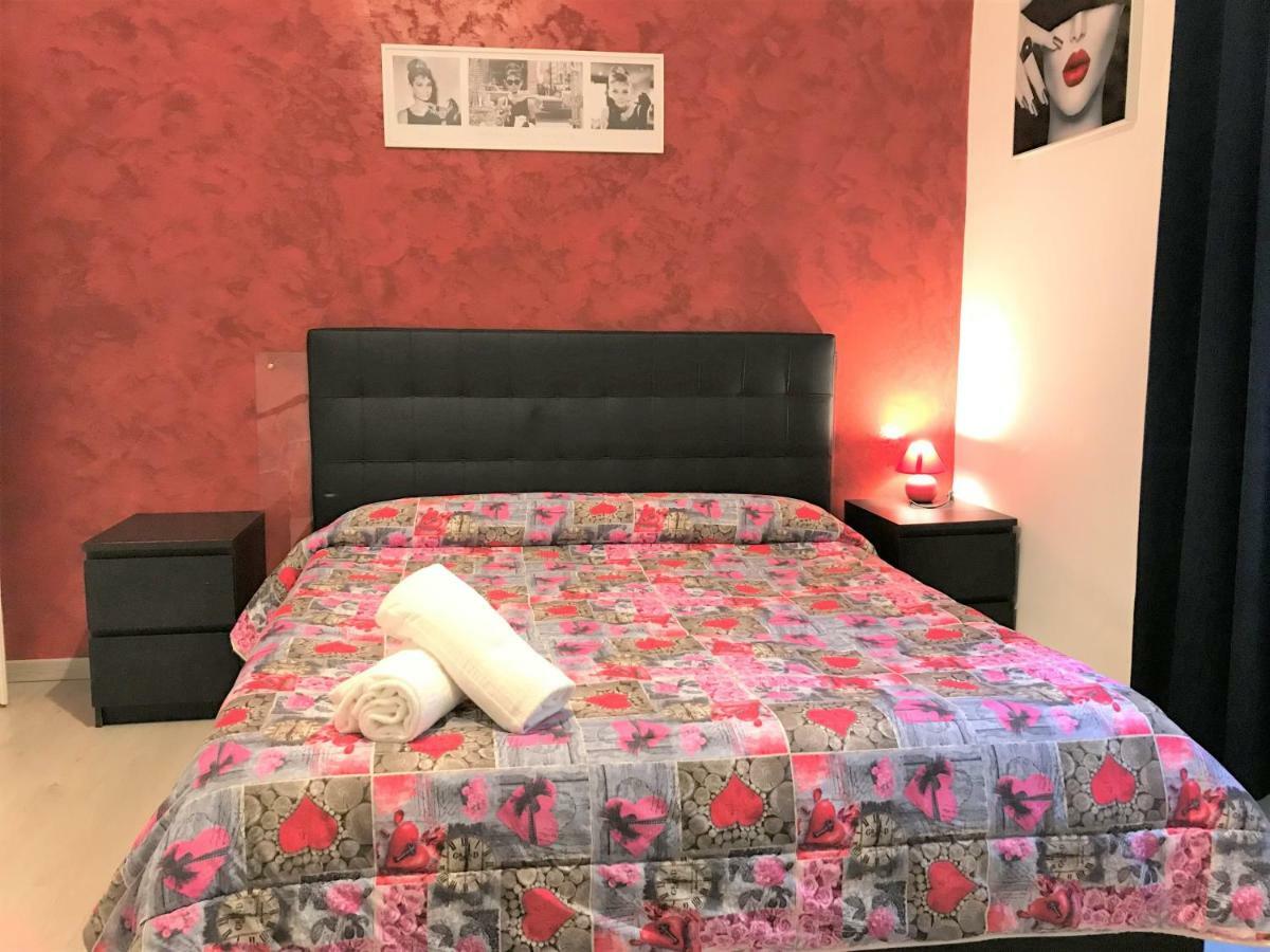 Guesthouse Paradisio ローマ エクステリア 写真